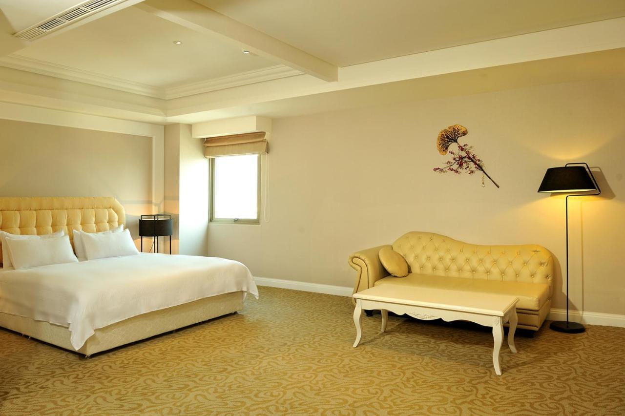 Asia Emperor Hotel Tainan Exterior foto